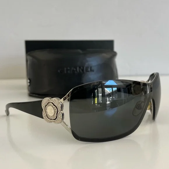 Auth VTG CHANEL Sunglasses 4164-B Chanel Swarovski Crystal Camellia CC Sunglasses 4164-B  main image 4